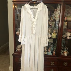 Beautiful long white bo ho look Free people dress    Worn once.  Lovely style
